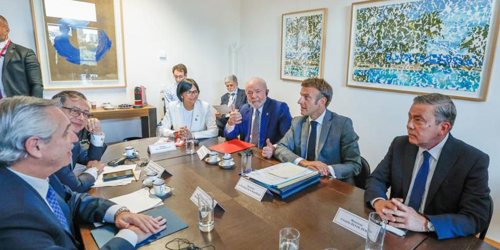 Presidentes apelam por eleições transparentes na Venezuela – Artigo de Exemplo