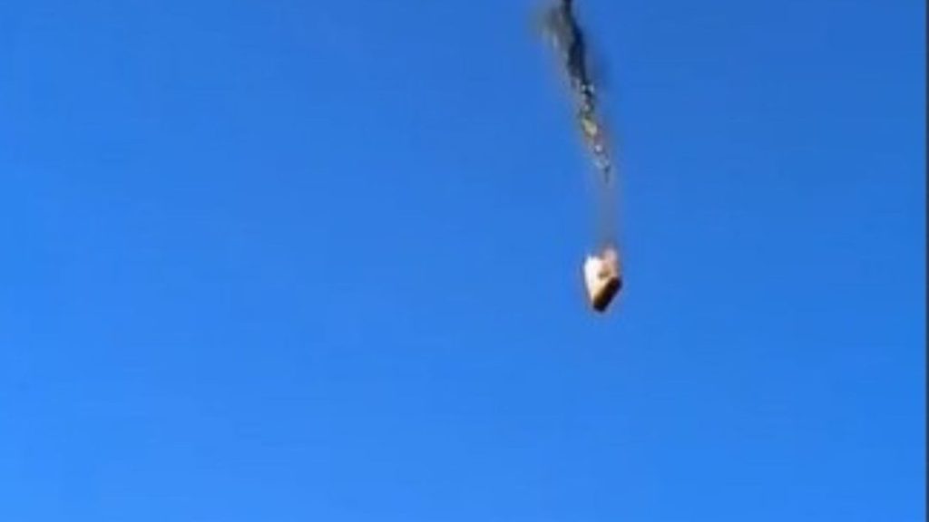 Balão pega fogo e cai em SC; 8 pessoas morrem e 13 sobrevivem