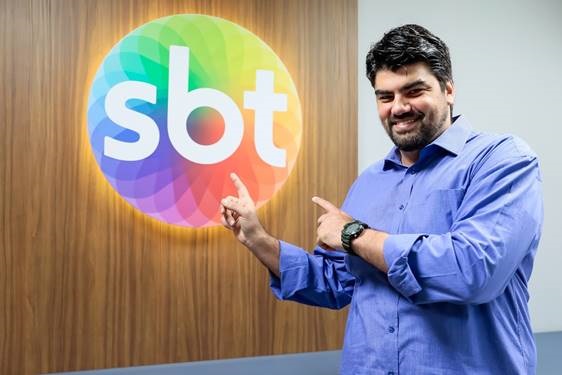 SBT anuncia a chegada de André Azeredo ao seu time de jornalismo