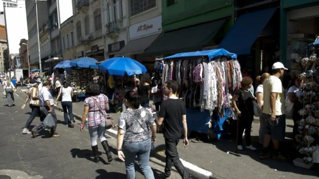 Taxa de desemprego cai para 5,8%, a menor já registrada