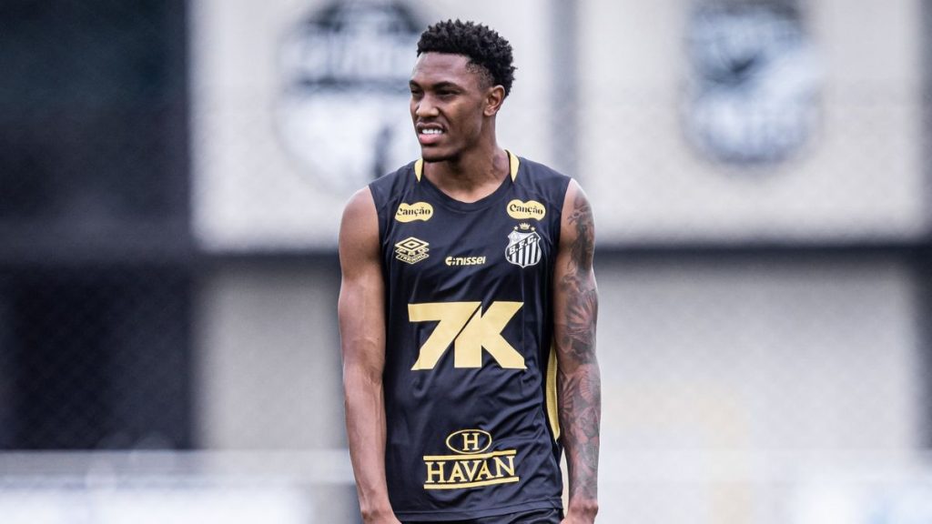 Santos pode vender zagueiro que custou R$ 10 milhões