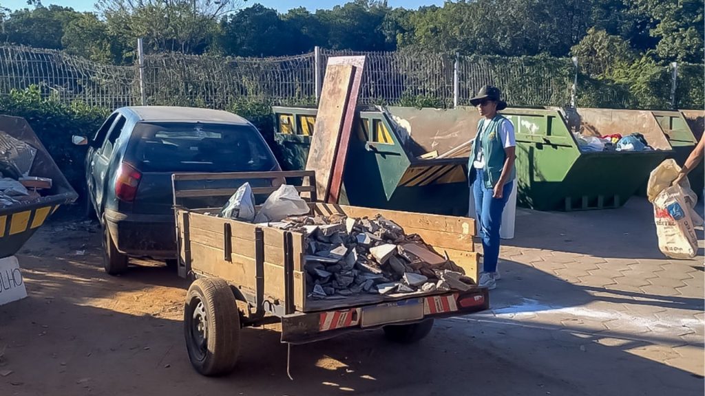 Motorista multado em Hortolândia por descarte irregular de entulho