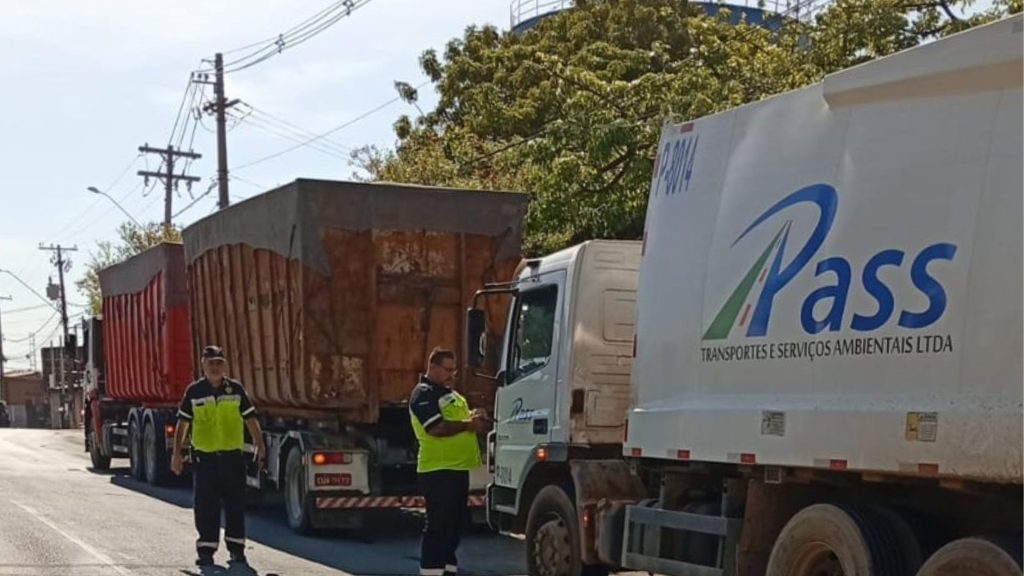 SMMUR realizou blitz de fiscalização do transporte de resíduos em Sumaré