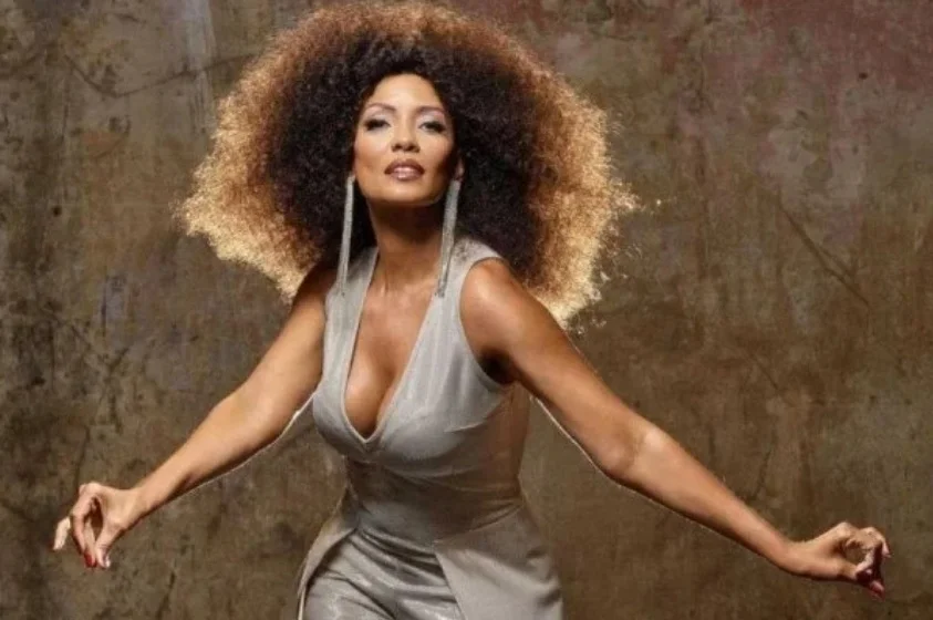 Isabel Fillardis é atração do ‘Quartas da Novabrasil’ em SP