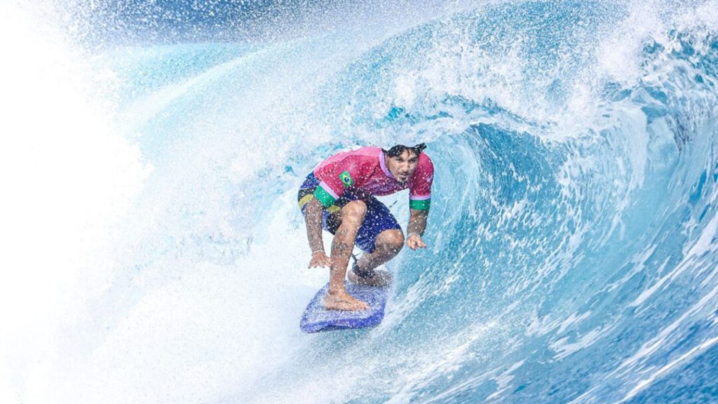 Gabriel Medina retornará ao Circuito Mundial de Surfe em 2026 após ano afastado por lesão