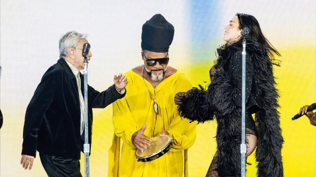Conheça “Magalenha”, música que Carlinhos Brown apresentou com Dua Lipa na passagem da cantora pelo Brasil
