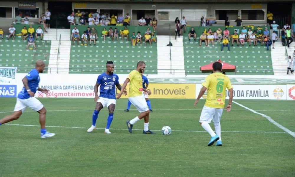 Famosos do futebol se reúnem em Campinas para o Jogo da Família Amoroso & Amigos neste domingo