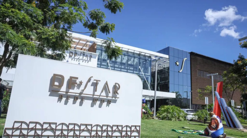 Jair Bolsonaro é internado para ser submetido a cirurgia nesta quinta