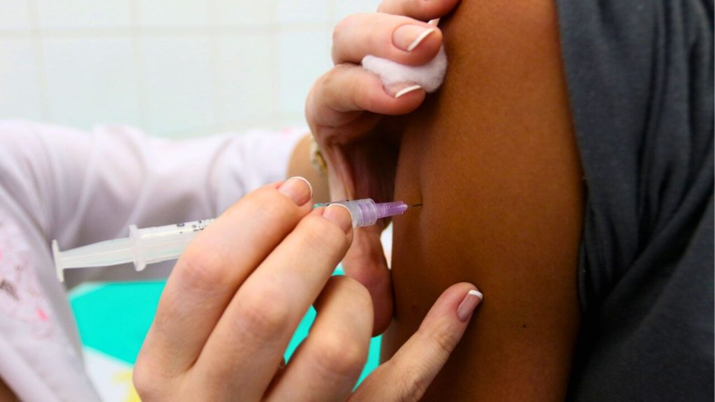 Hortolândia prorroga vacinação contra HPV para adolescentes