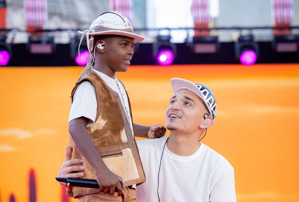 João Gomes e Ruan Vitor Vaqueirinho lançam nova versão de “Fogão de Lenha”