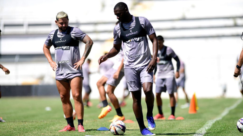 Ponte Preta recebe o Velo em noite de reconstrução no Majestoso